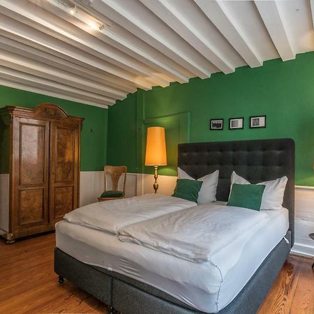 Privatzimmer In Bester Altstadtlage Tuebingen Exterior photo