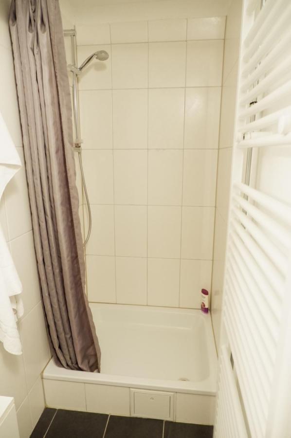 Privatzimmer In Bester Altstadtlage Tuebingen Exterior photo