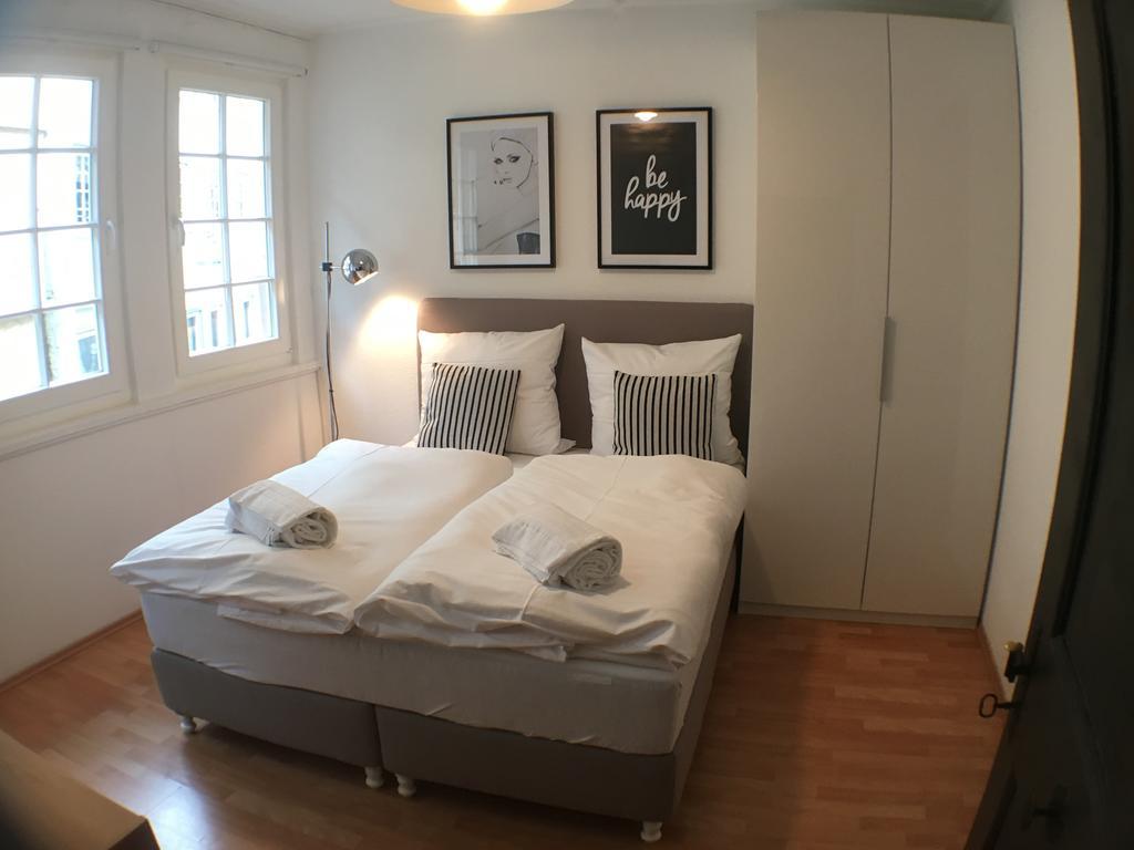 Privatzimmer In Bester Altstadtlage Tuebingen Room photo
